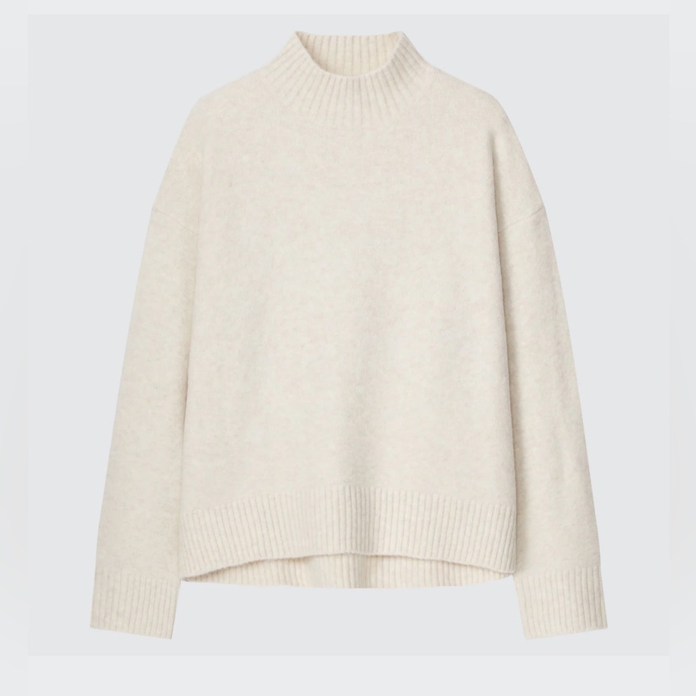 Uniqlo Soufflé Yarn Mock Neck Sweater